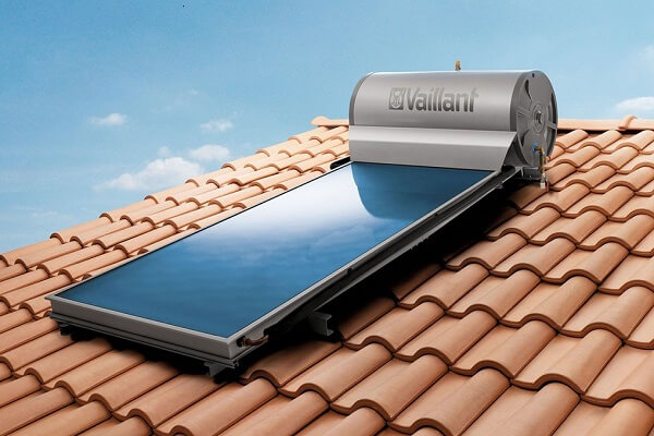 Captador solar térmico Vaillant con depósito acumulador